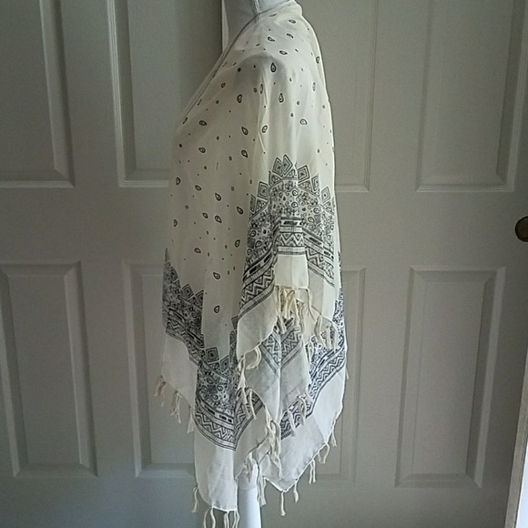 ♨New! Tassel Kimono - Picture 2 of 4